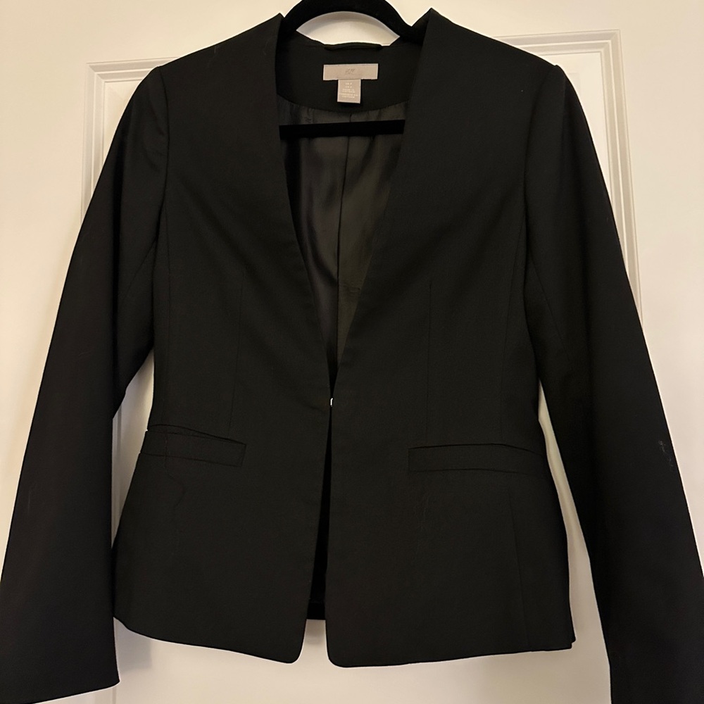 H&M Classic Black Women's Blazer size 4 gold closure
